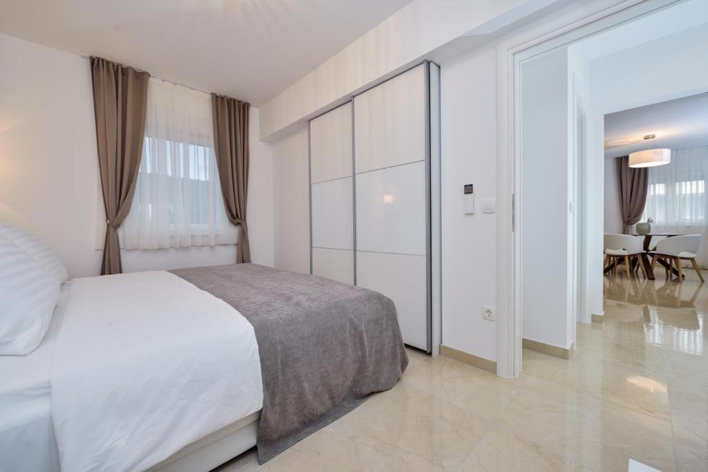 Luxury Apartment Arta-2 With Heated Pool And Jacuzzi Bibinje Ngoại thất bức ảnh